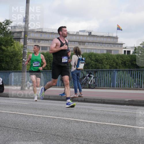 29.06.2025 - hella hamburg halbmarathon Luisa Fischer http://msf.ph/oto/8441442 29.06.2025 09:41:32 Kennedybrücke 11342, 6699, 51, 6699 meine-sportfotos.de