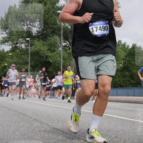 29.06.2025 - hella hamburg halbmarathon Luisa Fischer http://msf.ph/oto/8441518 29.06.2025 10:22:33 Kennedybrücke 624, 17490, 1160, 1159, 1160, 1332, 1708, 2703, 2812, 4108, 4110, 5080, 5449, 6249, 6542, 6736, 7143, 8761, 9270, 9272, 9856, 10124, 10129, 10540 meine-sportfotos.de