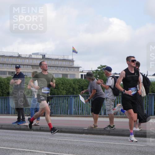 29.06.2025 - hella hamburg halbmarathon Luisa Fischer http://msf.ph/oto/8441536 29.06.2025 09:41:36 Kennedybrücke 18848, 9108, 51, 6699 meine-sportfotos.de