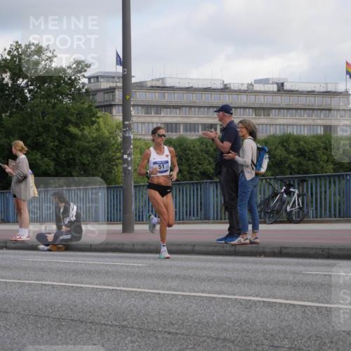 29.06.2025 - hella hamburg halbmarathon Luisa Fischer http://msf.ph/oto/8441558 29.06.2025 09:41:39 Kennedybrücke 51, 51, 6380 meine-sportfotos.de