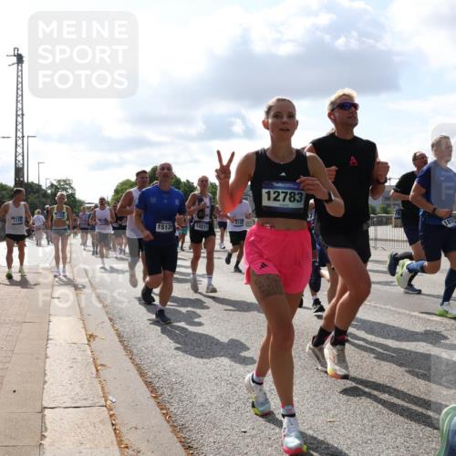 29.06.2025 - hella hamburg halbmarathon Lena Gebhardt http://msf.ph/oto/8441591 29.06.2025 09:52:59 Lombardsbrücke 1163, 1176, 15126, 10211, 8145, 12783, 1797, 1012, 1070, 1163, 1176, 1220, 1391, 1415, 1512, 1613, 1735, 1782, 2048, 2189, 2213, 2233, 2234, 2590, 2788, 2970, 3021, 3098, 3109, 3124, 3304, 3907, 3917, 3928, 4080, 4277, 4497, 4553, 4691, 4933, 4981, 4997, 5007, 5132, 5476, 5477, 5623, 5682, 6081, 6152, 6203, 6712, 6716, 7005, 7067, 7093, 7147, 7191, 7204, 7325, 7450, 7451, 7599, 7843, 7865, 7961, 8063, 8145, 8467, 8664, 10796, 13403 meine-sportfotos.de
