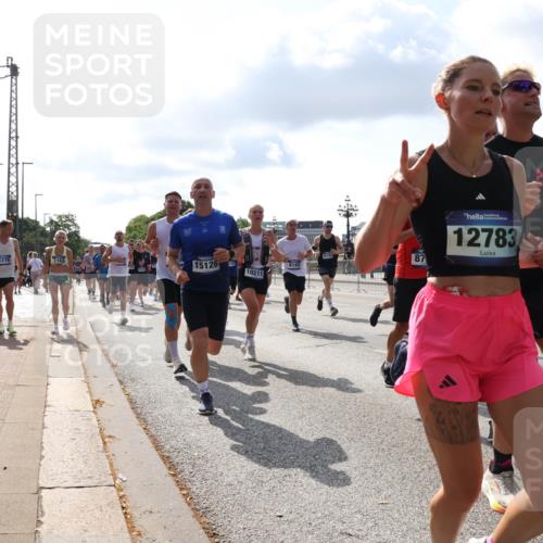 29.06.2025 - hella hamburg halbmarathon Lena Gebhardt http://msf.ph/oto/8441623 29.06.2025 09:52:59 Lombardsbrücke 87, 1176, 1163, 15126, 8145, 10211, 12783, 1012, 1070, 1163, 1176, 1220, 1391, 1415, 1512, 1613, 1735, 1782, 2048, 2189, 2213, 2233, 2234, 2590, 2788, 2970, 3021, 3098, 3109, 3124, 3304, 3907, 3917, 3928, 4080, 4277, 4497, 4553, 4691, 4933, 4981, 4997, 5007, 5132, 5476, 5477, 5623, 5682, 6081, 6152, 6203, 6712, 6716, 7005, 7067, 7093, 7147, 7191, 7204, 7325, 7450, 7451, 7599, 7843, 7865, 7961, 8063, 8145, 8467, 8664, 10796, 13403 meine-sportfotos.de