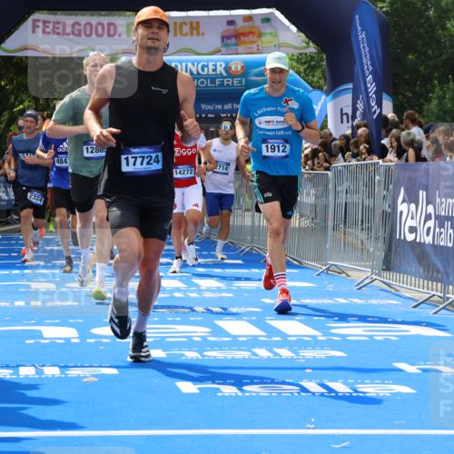29.06.2025 - hella hamburg halbmarathon Strokosch-Dieckow http://msf.ph/oto/8441651 29.06.2025 10:40:37 Ziel 1882, 1912, 2324, 2714, 2750, 4843, 4889, 5026, 5745, 7284, 7622, 8629, 9294, 10900, 11767, 12365, 12540, 12865, 14092, 14272, 14820, 15015, 15164, 15351, 15493, 15542, 16201, 16249, 16599, 17214, 17724, 18192, 18399 meine-sportfotos.de