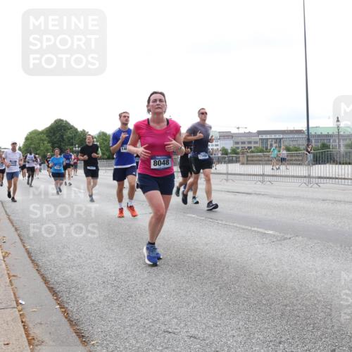29.06.2025 - hella hamburg halbmarathon Lena Gebhardt http://msf.ph/oto/8441710 29.06.2025 10:29:29 Lombardsbrücke 38414, 8048, 17496, 1063, 1230, 1661, 2688, 3179, 3311, 3524, 4349, 4373, 4395, 4982, 5350, 6285, 6345, 6725, 7169, 7449, 7517, 7832, 8048, 8812, 9714, 9937, 10198, 10322, 10641, 10808, 10996, 11249, 11269, 11444, 11634, 11792, 11803, 11989, 12086, 12099, 12216, 12227, 12404, 12958, 13090, 13382, 13810, 14644, 15952, 15955, 16306, 16659, 16662, 16673, 16676, 17496, 17945, 18298, 18299, 18385, 18414 meine-sportfotos.de