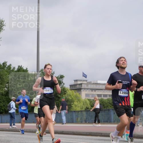 29.06.2025 - hella hamburg halbmarathon Luisa Fischer http://msf.ph/oto/8441729 29.06.2025 10:22:53 Kennedybrücke 7647, 4570, 18417, 13984, 15529, 2795, 2918, 3631, 4562, 4570, 4979, 5035, 5251, 5397, 5429, 5878, 6796, 6797, 6872, 6939, 7248, 7249, 7647, 7836, 10349, 10594 meine-sportfotos.de