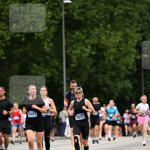 29.06.2025 - hella hamburg halbmarathon Dr. Thomas Lammeyer http://msf.ph/oto/8441762 29.06.2025 10:57:17 Kennedybrücke 2420, 2983, 2988, 3227, 3787, 4595, 6135, 6604, 7032, 7511, 7690, 7735, 7871, 9340, 9368, 10080, 10417, 10568, 10879, 10884, 10981 meine-sportfotos.de