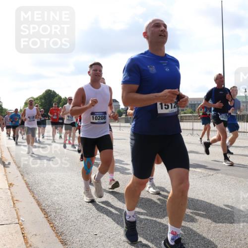 29.06.2025 - hella hamburg halbmarathon Lena Gebhardt http://msf.ph/oto/8441772 29.06.2025 09:53:00 Lombardsbrücke 1176, 1163, 10, 8704, 10208, 1512, 19127, 1012, 1070, 1163, 1176, 1220, 1391, 1415, 1512, 1613, 1735, 1782, 2048, 2189, 2213, 2233, 2234, 2590, 2788, 2970, 3021, 3098, 3109, 3124, 3304, 3907, 3917, 3928, 4080, 4277, 4497, 4553, 4691, 4933, 4981, 4997, 5007, 5132, 5476, 5477, 5623, 5682, 6081, 6152, 6203, 6712, 6716, 7005, 7067, 7093, 7147, 7191, 7204, 7325, 7450, 7451, 7599, 7765, 7843, 7865, 7961, 8063, 8145, 8467, 8664, 10796, 13403 meine-sportfotos.de