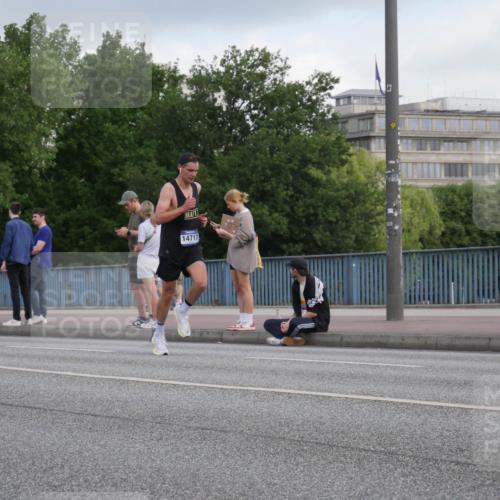 29.06.2025 - hella hamburg halbmarathon Luisa Fischer http://msf.ph/oto/8441795 29.06.2025 09:42:01 Kennedybrücke 14717, 2659, 3720 meine-sportfotos.de