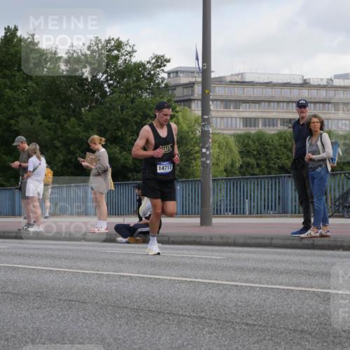 29.06.2025 - hella hamburg halbmarathon Luisa Fischer http://msf.ph/oto/8441817 29.06.2025 09:42:01 Kennedybrücke 14717, 2659, 3720 meine-sportfotos.de