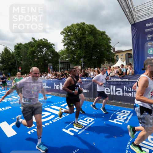 29.06.2025 - hella hamburg halbmarathon Zöllner http://msf.ph/oto/8441863 29.06.2025 10:56:22 Ziel 1193, 4029, 5465, 5672, 7547, 9903, 10789, 11231, 11309, 12348, 15300, 16375, 17468, 18117, 18495, 18652, 18741, 19152 meine-sportfotos.de
