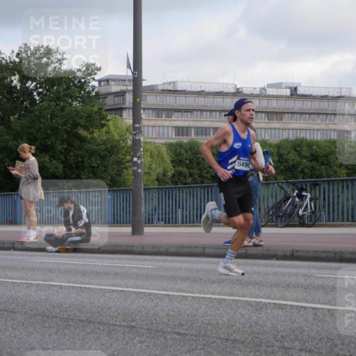29.06.2025 - hella hamburg halbmarathon Luisa Fischer http://msf.ph/oto/8441920 29.06.2025 09:42:06 Kennedybrücke 15495, 35, 52, 9255, 10650 meine-sportfotos.de