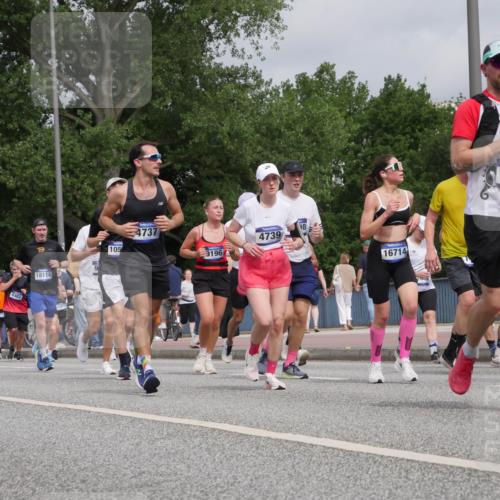 29.06.2025 - hella hamburg halbmarathon Luisa Fischer http://msf.ph/oto/8441955 29.06.2025 10:23:17 Kennedybrücke 56, 8462, 105, 18114, 4737, 9196, 4739, 18, 16714, 17853, 13910, 1110, 1115, 2357, 3278, 4585, 4737, 4739, 5659, 7519, 7744, 7808, 8387, 9136, 9196, 9735, 10414, 10550 meine-sportfotos.de
