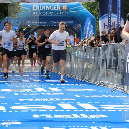 29.06.2025 - hella hamburg halbmarathon Strokosch-Dieckow http://msf.ph/oto/8441974 29.06.2025 10:40:27 Ziel 6649, 7284, 8370, 8966, 10978, 11767, 12365, 12540, 14924, 15015, 15164, 15247, 17214, 17245, 17916, 18192 meine-sportfotos.de