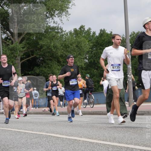29.06.2025 - hella hamburg halbmarathon Luisa Fischer http://msf.ph/oto/8441988 29.06.2025 10:23:20 Kennedybrücke 14564, 4585, 59, 751, 15948, 18114, 414, 9735, 10550, 1110, 1115, 2357, 4585, 4737, 4739, 5659, 7519, 7739, 7808, 8387, 8462, 9136, 9196, 9735, 10414, 10550 meine-sportfotos.de
