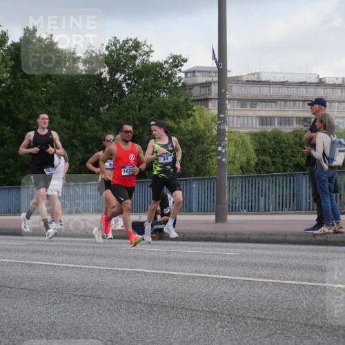 29.06.2025 - hella hamburg halbmarathon Luisa Fischer http://msf.ph/oto/8442007 29.06.2025 09:42:14 Kennedybrücke 6530, 54, 162, 34, 34, 35, 52, 54, 6530, 9255, 10650 meine-sportfotos.de