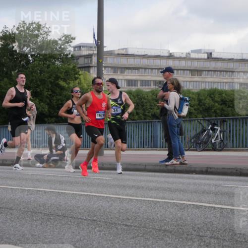 29.06.2025 - hella hamburg halbmarathon Luisa Fischer http://msf.ph/oto/8442026 29.06.2025 09:42:15 Kennedybrücke 16245, 34, 34, 35, 52, 54, 6530, 9255, 10650 meine-sportfotos.de