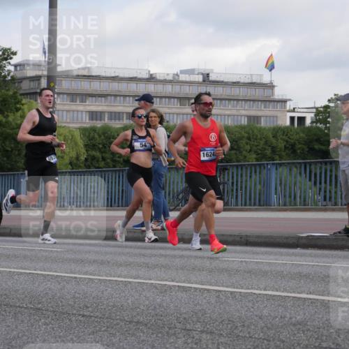 29.06.2025 - hella hamburg halbmarathon Luisa Fischer http://msf.ph/oto/8442060 29.06.2025 09:42:16 Kennedybrücke 653, 54, 1624, 34, 54, 6530, 10650 meine-sportfotos.de
