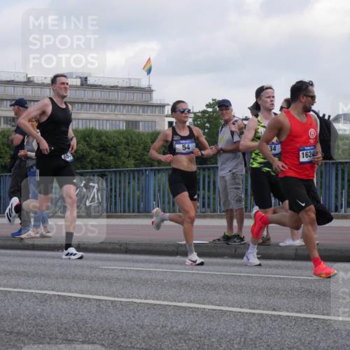 29.06.2025 - hella hamburg halbmarathon Luisa Fischer http://msf.ph/oto/8442102 29.06.2025 09:42:16 Kennedybrücke 54, 34, 16245, 34, 54, 6530, 10650 meine-sportfotos.de