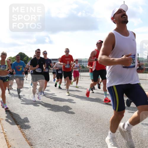 29.06.2025 - hella hamburg halbmarathon Lena Gebhardt http://msf.ph/oto/8442135 29.06.2025 09:53:03 Lombardsbrücke 1163, 17882, 11291, 313, 714, 11153, 31, 8704, 1012, 1070, 1163, 1176, 1220, 1391, 1415, 1558, 1613, 1735, 1759, 1782, 2048, 2189, 2213, 2233, 2234, 2590, 2788, 2970, 3021, 3098, 3109, 3124, 3304, 3907, 3917, 3928, 4080, 4091, 4277, 4497, 4553, 4691, 4933, 4981, 4997, 5007, 5022, 5132, 5476, 5477, 5623, 5624, 5682, 6081, 6152, 6203, 6712, 6716, 7005, 7067, 7093, 7147, 7191, 7204, 7325, 7450, 7451, 7599, 7765, 7843, 7865, 7961, 8063, 8145, 8467, 8664, 10796 meine-sportfotos.de
