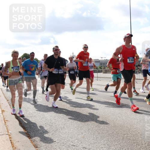 29.06.2025 - hella hamburg halbmarathon Lena Gebhardt http://msf.ph/oto/8442176 29.06.2025 09:53:03 Lombardsbrücke 1163, 11291, 0313, 7141, 11153, 9694, 3304, 13782, 1012, 1070, 1163, 1176, 1220, 1391, 1415, 1558, 1613, 1735, 1759, 1782, 2048, 2189, 2213, 2233, 2234, 2590, 2788, 2970, 3021, 3098, 3109, 3124, 3304, 3907, 3917, 3928, 4080, 4091, 4277, 4497, 4553, 4691, 4933, 4981, 4997, 5007, 5022, 5132, 5476, 5477, 5623, 5624, 5682, 6081, 6152, 6203, 6712, 6716, 7005, 7067, 7093, 7147, 7191, 7204, 7325, 7450, 7451, 7599, 7765, 7843, 7865, 7961, 8063, 8145, 8467, 8664, 10796 meine-sportfotos.de
