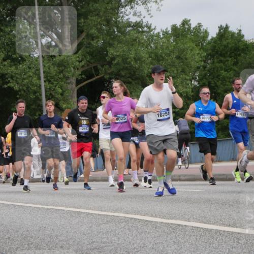 29.06.2025 - hella hamburg halbmarathon Luisa Fischer http://msf.ph/oto/8442189 29.06.2025 10:23:39 Kennedybrücke 2834, 416, 14503, 19132, 131, 100, 12977, 14502, 8025, 987, 16254, 1699, 10613, 1154, 1471, 1474, 2053, 2064, 2834, 3733, 3842, 4422, 7131, 8025, 8738, 9873, 10039, 10041, 10613, 10647, 10754 meine-sportfotos.de