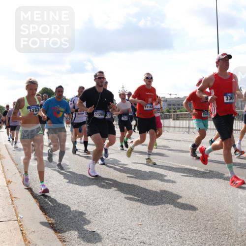 29.06.2025 - hella hamburg halbmarathon Lena Gebhardt http://msf.ph/oto/8442212 29.06.2025 09:53:03 Lombardsbrücke 1163, 11291, 313, 7141, 11153, 9540, 3304, 137824, 1012, 1070, 1163, 1176, 1220, 1391, 1415, 1558, 1613, 1735, 1759, 1782, 2048, 2189, 2213, 2233, 2234, 2590, 2788, 2970, 3021, 3098, 3109, 3124, 3304, 3907, 3917, 3928, 4080, 4091, 4277, 4497, 4553, 4691, 4933, 4981, 4997, 5007, 5022, 5132, 5476, 5477, 5623, 5624, 5682, 6081, 6152, 6203, 6712, 6716, 7005, 7067, 7093, 7147, 7191, 7204, 7325, 7450, 7451, 7599, 7765, 7843, 7865, 7961, 8063, 8145, 8467, 8664, 10796 meine-sportfotos.de