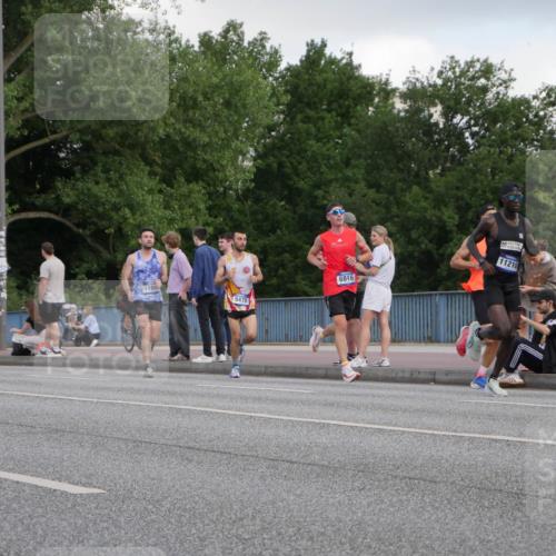 29.06.2025 - hella hamburg halbmarathon Luisa Fischer http://msf.ph/oto/8442266 29.06.2025 09:42:34 Kennedybrücke 1182, 18930, 9475, 6816, 11210, 5253, 6816, 9151, 9475 meine-sportfotos.de