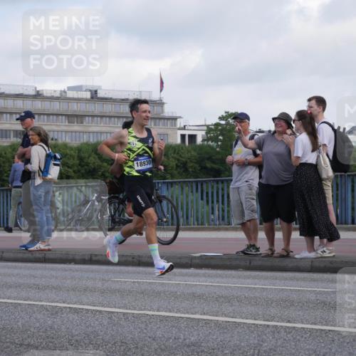 29.06.2025 - hella hamburg halbmarathon Luisa Fischer http://msf.ph/oto/8442395 29.06.2025 09:42:39 Kennedybrücke 18930, 5253, 6816, 9151, 9475 meine-sportfotos.de