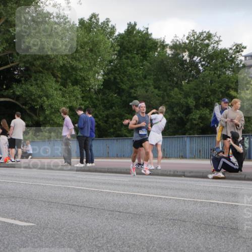 29.06.2025 - hella hamburg halbmarathon Luisa Fischer http://msf.ph/oto/8442428 29.06.2025 09:42:45 Kennedybrücke 17771 meine-sportfotos.de