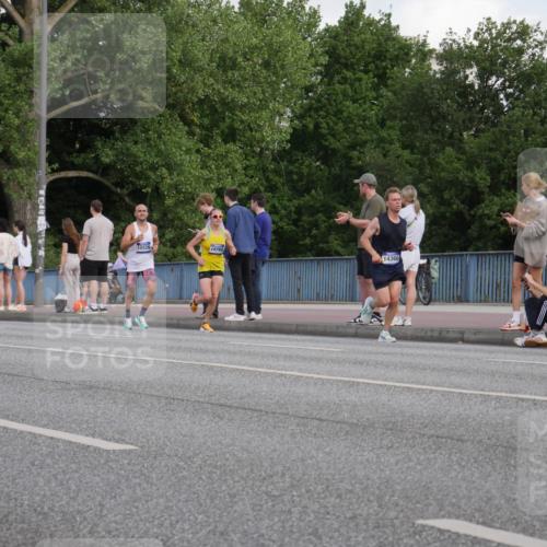29.06.2025 - hella hamburg halbmarathon Luisa Fischer http://msf.ph/oto/8442468 29.06.2025 09:42:50 Kennedybrücke 15526, 14766, 14360 meine-sportfotos.de