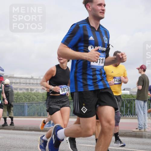 29.06.2025 - hella hamburg halbmarathon Luisa Fischer http://msf.ph/oto/8442470 29.06.2025 10:23:59 Kennedybrücke 913, 11603, 5812, 113, 1434, 2101, 2923, 3161, 3781, 5811, 5812, 6608, 6844, 8113, 8146, 8724, 8940, 9005, 9236, 9981, 10350, 10585 meine-sportfotos.de