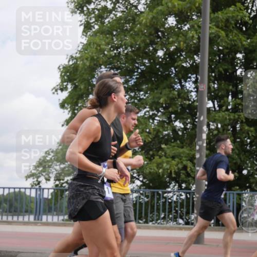 29.06.2025 - hella hamburg halbmarathon Luisa Fischer http://msf.ph/oto/8442504 29.06.2025 10:24:01 Kennedybrücke 111, 2101, 2923, 2986, 3161, 3781, 5811, 5812, 8113, 8146, 8724, 9981, 10350, 10585 meine-sportfotos.de