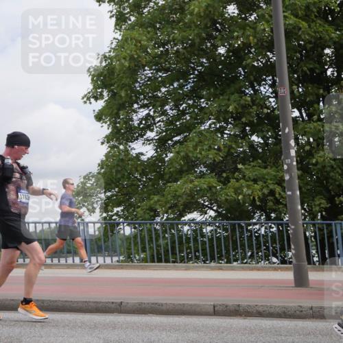 29.06.2025 - hella hamburg halbmarathon Luisa Fischer http://msf.ph/oto/8442515 29.06.2025 10:24:01 Kennedybrücke 1783, 2101, 2923, 2986, 3161, 3781, 5811, 5812, 8113, 8146, 8724, 9981, 10350, 10585 meine-sportfotos.de