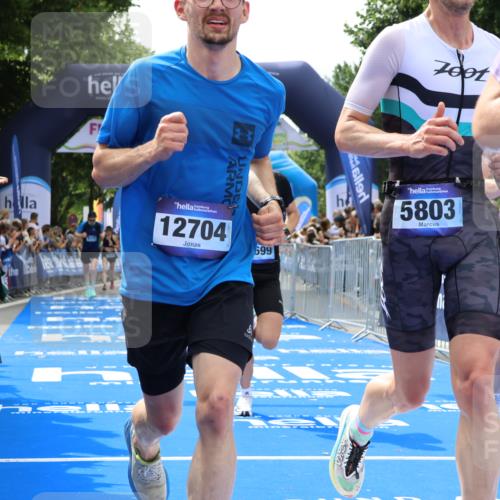 29.06.2025 - hella hamburg halbmarathon Strokosch-Dieckow http://msf.ph/oto/8442529 29.06.2025 10:40:15 Ziel 3547, 4381, 5007, 5409, 5410, 5508, 5803, 5916, 7495, 8370, 8465, 10968, 11731, 12704, 13667, 14699, 17916, 18614, 18979 meine-sportfotos.de
