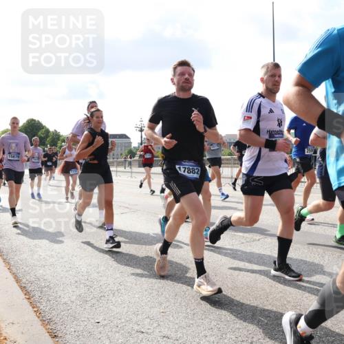 29.06.2025 - hella hamburg halbmarathon Lena Gebhardt http://msf.ph/oto/8442533 29.06.2025 09:53:05 Lombardsbrücke 139, 15879, 18476, 1735, 12154, 17882, 15175, 259, 1, 2, 1012, 1070, 1163, 1176, 1391, 1415, 1466, 1558, 1613, 1735, 1750, 1759, 1782, 2048, 2189, 2213, 2233, 2234, 2590, 2788, 2970, 3021, 3098, 3109, 3124, 3304, 3907, 3917, 3928, 4080, 4091, 4277, 4497, 4553, 4691, 4933, 4981, 4997, 5007, 5022, 5132, 5476, 5477, 5623, 5624, 5682, 6081, 6152, 6203, 6460, 6712, 6716, 7005, 7067, 7093, 7147, 7191, 7204, 7322, 7325, 7450, 7451, 7599, 7765, 7843, 7865, 8063, 8145, 8467, 8664 meine-sportfotos.de