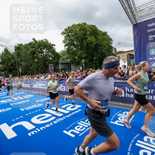 29.06.2025 - hella hamburg halbmarathon Zöllner http://msf.ph/oto/8442584 29.06.2025 10:56:33 Ziel 1583, 3413, 5744, 6399, 7742, 8542, 8652, 8863, 9562, 10093, 10665, 15407, 15818, 16257, 16261, 17268, 17734, 18746, 18835 meine-sportfotos.de