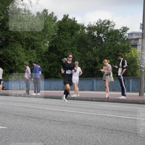 29.06.2025 - hella hamburg halbmarathon Luisa Fischer http://msf.ph/oto/8442587 29.06.2025 09:43:06 Kennedybrücke 7834 meine-sportfotos.de