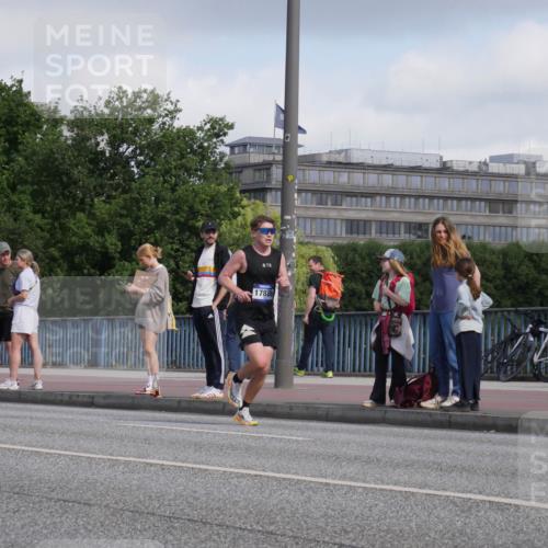 29.06.2025 - hella hamburg halbmarathon Luisa Fischer http://msf.ph/oto/8442646 29.06.2025 09:43:12 Kennedybrücke 278, 17886, 7963 meine-sportfotos.de