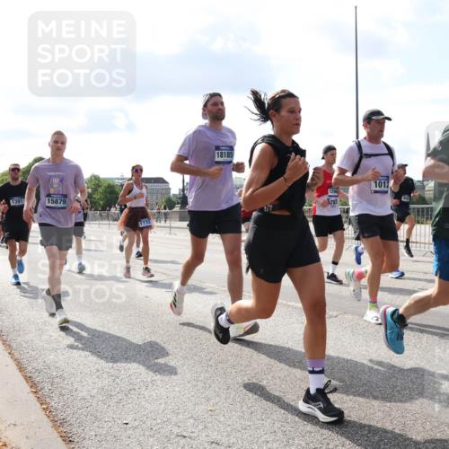 29.06.2025 - hella hamburg halbmarathon Lena Gebhardt http://msf.ph/oto/8442658 29.06.2025 09:53:05 Lombardsbrücke 1391, 15879, 1735, 18185, 1296, 1012, 01, 1012, 1070, 1163, 1176, 1391, 1415, 1466, 1558, 1613, 1735, 1750, 1759, 1782, 2048, 2189, 2213, 2233, 2234, 2590, 2788, 2970, 3021, 3098, 3109, 3124, 3304, 3907, 3917, 3928, 4080, 4091, 4277, 4497, 4553, 4691, 4933, 4981, 4997, 5007, 5022, 5132, 5476, 5477, 5623, 5624, 5682, 6081, 6152, 6203, 6460, 6712, 6716, 7005, 7067, 7093, 7147, 7191, 7204, 7322, 7325, 7450, 7451, 7599, 7765, 7843, 7865, 8063, 8145, 8467, 8664 meine-sportfotos.de