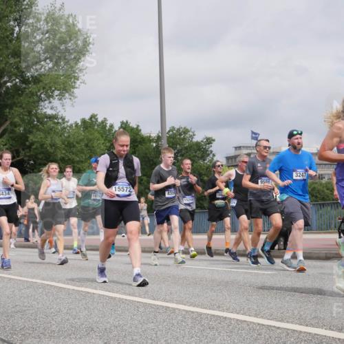 29.06.2025 - hella hamburg halbmarathon Luisa Fischer http://msf.ph/oto/8442723 29.06.2025 10:24:15 Kennedybrücke 3434, 5736, 18784, 12844, 15572, 4350, 15244, 168, 9501, 3247, 562, 19125, 1266, 1658, 2325, 2383, 3247, 3434, 3813, 4082, 4350, 5041, 5625, 5767, 6275, 6308, 7018, 7608, 8726, 8844, 9100, 9501, 10050, 10602 meine-sportfotos.de