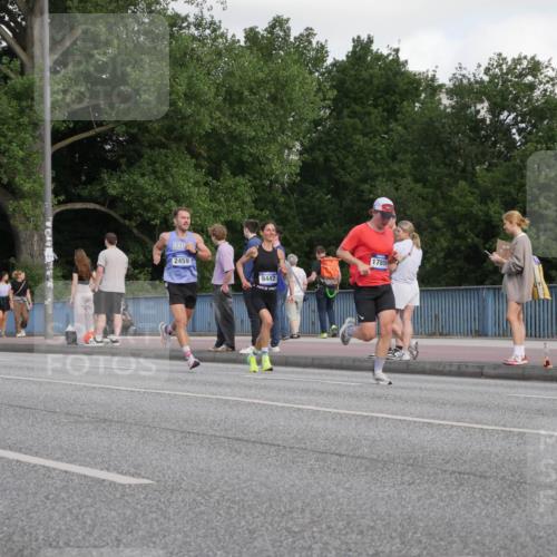 29.06.2025 - hella hamburg halbmarathon Luisa Fischer http://msf.ph/oto/8442734 29.06.2025 09:43:25 Kennedybrücke 2459, 9442, 1785, 2459, 7963, 9442, 10234 meine-sportfotos.de
