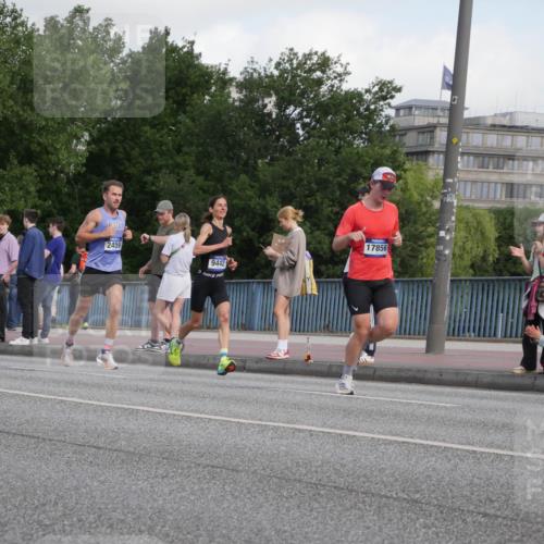 29.06.2025 - hella hamburg halbmarathon Luisa Fischer http://msf.ph/oto/8442754 29.06.2025 09:43:26 Kennedybrücke 2459, 9442, 17856, 2459, 4128, 9442, 10234 meine-sportfotos.de