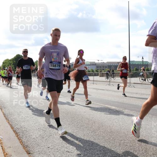29.06.2025 - hella hamburg halbmarathon Lena Gebhardt http://msf.ph/oto/8442779 29.06.2025 09:53:06 Lombardsbrücke 1391, 15879, 1735, 18185, 1012, 1070, 1163, 1176, 1391, 1415, 1466, 1558, 1613, 1735, 1750, 1759, 1782, 2048, 2189, 2213, 2233, 2234, 2590, 2788, 2970, 3021, 3098, 3109, 3124, 3304, 3907, 3917, 3928, 4080, 4091, 4277, 4497, 4553, 4691, 4933, 4981, 4997, 5007, 5022, 5132, 5476, 5477, 5623, 5624, 5682, 6081, 6152, 6203, 6460, 6712, 6716, 7005, 7093, 7147, 7191, 7204, 7322, 7325, 7450, 7451, 7599, 7765, 7843, 8063, 8145, 8467, 8664, 9126 meine-sportfotos.de