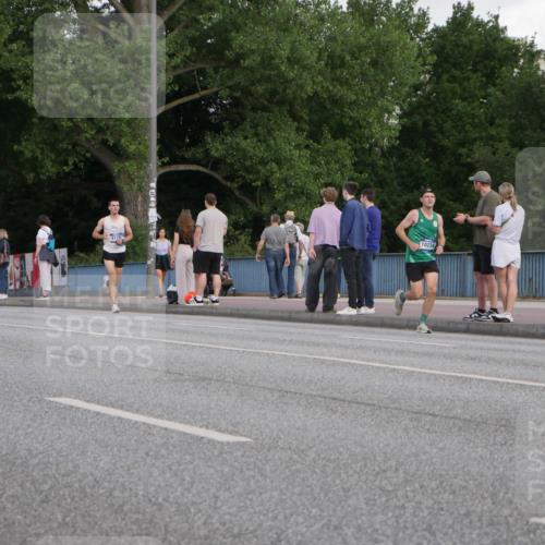 29.06.2025 - hella hamburg halbmarathon Luisa Fischer http://msf.ph/oto/8442802 29.06.2025 09:43:29 Kennedybrücke 10234, 2459, 4128, 9442, 10234 meine-sportfotos.de