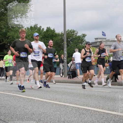 29.06.2025 - hella hamburg halbmarathon Luisa Fischer http://msf.ph/oto/8442806 29.06.2025 10:24:21 Kennedybrücke 1658, 910, 8844, 7018, 17969, 5767, 62, 10, 173, 1028, 1266, 1658, 2956, 3434, 4350, 5041, 5373, 5767, 7018, 7553, 8726, 8844, 9100, 9108, 10050 meine-sportfotos.de
