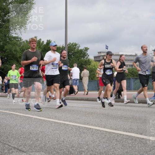29.06.2025 - hella hamburg halbmarathon Luisa Fischer http://msf.ph/oto/8442810 29.06.2025 10:24:21 Kennedybrücke 1658, 9100, 7018, 8844, 17969, 5767, 17341, 1028, 1266, 1658, 2956, 3434, 4350, 5041, 5373, 5767, 7018, 7553, 8726, 8844, 9100, 9108, 10050 meine-sportfotos.de