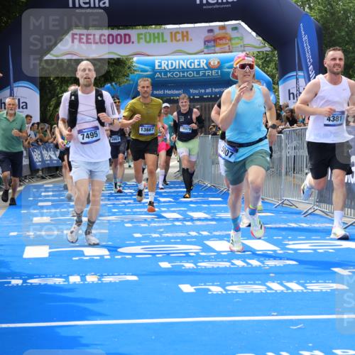 29.06.2025 - hella hamburg halbmarathon Strokosch-Dieckow http://msf.ph/oto/8442811 29.06.2025 10:40:09 Ziel 2826, 3547, 4381, 5007, 5409, 5410, 5508, 5803, 5916, 7495, 8465, 8933, 10968, 11731, 12091, 12704, 13514, 13667, 14699, 15424, 17973, 18614, 18979 meine-sportfotos.de