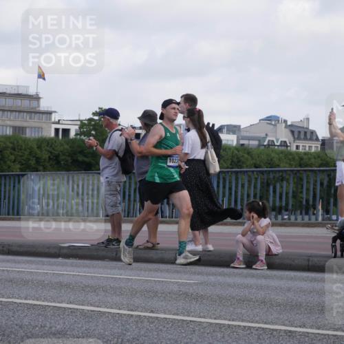 29.06.2025 - hella hamburg halbmarathon Luisa Fischer http://msf.ph/oto/8442826 29.06.2025 09:43:33 Kennedybrücke 1023, 4128, 4571, 10234 meine-sportfotos.de