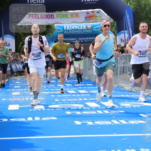 29.06.2025 - hella hamburg halbmarathon Strokosch-Dieckow http://msf.ph/oto/8442839 29.06.2025 10:40:09 Ziel 2826, 3547, 4381, 5007, 5409, 5410, 5508, 5803, 5916, 7495, 8465, 8933, 10968, 11731, 12091, 12704, 13514, 13667, 14699, 15424, 17973, 18614, 18979 meine-sportfotos.de