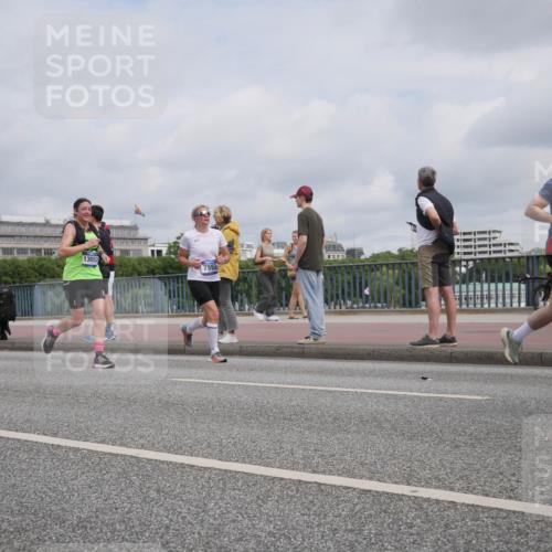 29.06.2025 - hella hamburg halbmarathon Luisa Fischer http://msf.ph/oto/8442849 29.06.2025 10:24:29 Kennedybrücke 13057, 7553, 910, 2, 1028, 2635, 2956, 4786, 5373, 5395, 7553, 7781, 8095, 9108, 9624 meine-sportfotos.de